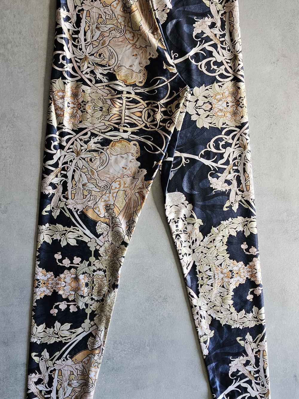 Blackmilk Alphonse Mucha Art Nouveau Leggings (Museum)